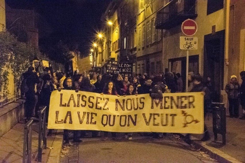 marche nocturne feminisme chargee police - Métropolitaine
